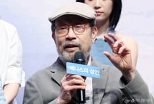 '90세' 신구의 연극 사랑…"남아 있는 힘으로 무대 오른다"