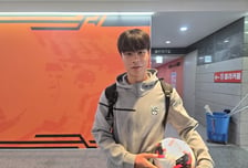 소중한 프로 데뷔골 유니폼인데 선뜻 내주다니... '팬과 약속 지킨' 화성의 미래 박재성