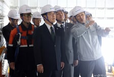 [속보]이재명 대통령 "정부, 조선 산업 생태계 유지 발전에 관심 가져야"