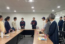 "해당 직원 이미 퇴사했다" 롯데 또 고개 숙였다, 구단 영상에 극우 커뮤니티 표현 논란 사과... 노무현 재단 재발 방지 촉구
