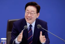 李대통령 '노벨 경제학상 수상' 피터 하윗 접견 예정…"혁신 성장전략 청취"