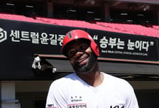 'KBO 45년 역사상 최초' KIA 새 외인 '초대박' 재계약 터지나→고작 8G 만에 팀내 홈런 3위라니 '역대급'... "韓 리그 상당히 경쟁력 있다"
