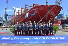HJ중공업 7900TEU급 친환경 컨테이너선 'NAVIOS CYAN' 명명