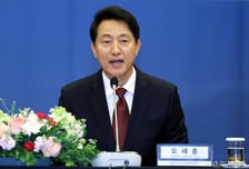 오세훈 "김어준 방송·정청래 사회도 좋다..정원오, 양자토론 하자"