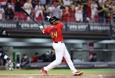 '와' KIA 변화무쌍 라인업 보소→또 대거 바꿨다 '김도영 3번 전진 배치-8G 5홈런 괴물 타자 4번 출격' [광주 현장]