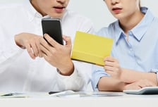 "한번 만나면 10만원, 데이트 비용 때문에 이별"...여성이 2배 많다, 왜?
