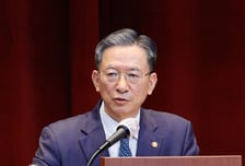 정성호·구자현, 5·18민주묘지 공동 참배…"국민 위한 새 법무·검찰로"