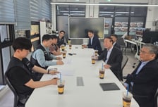 전영현 삼성전자 부회장, 노조 직접 만났다…"교섭 이어가자"