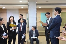 색동원 현장 검증…"범행 불가 환경" vs "CCTV 사각지대 있어 가능"