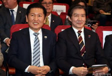 정청래·조국, 같은 날 격전지 '평택'서 표심 경쟁...단일화는?