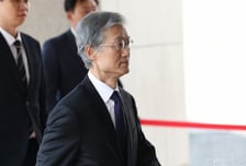 [광화문]입법부·행정부·사법부, 누구도 모든 걸 할 수 있는 '괴테'가 아니다