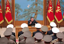 김정은, 전군 사·여단장 소집…"남부국경 최전선부대 강화"