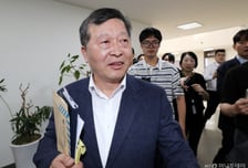 중노위원장 "노사, 대화하고 있어"…내일까진 판 안 깨진다