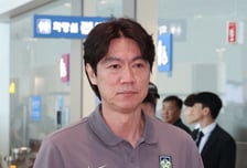 "월드컵은 경험? 아니다, 증명하는 곳" 03년생 막내 소신 발언... 홍명보호 결전지 출국 [인천국제공항 현장]