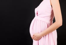 '마약 소지' 미국 임산부, 진료 거부하더니…법정서 아들 출산