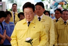 李대통령 '무안 여객기 참사' 현장 찾아 "조사 빨리해야 될 것 아닌가" 질타