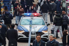 범인 잡다 '흉기 피습' 당해 중상...PTSD 시달린 경찰관, 끝내 숨졌다