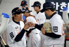 [포토] '9회초 무실점으로' 박준영