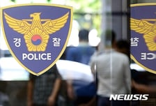 '내란정당' 폭언 뒤 피켓 내리쳐…국힘 후보 폭행한 60대 경찰조사