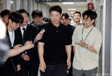 [속보]삼성전자 노조 "사측 조정안 거부...내일 총파업 돌입"