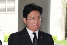 삼성전자 노사, 교섭 재개...노동부 장관 직접 중재