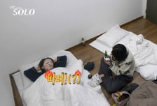 옥순, 영숙에게 '소곤소곤' 연애 조언 "경수, 아무도 안 좋아해" 팩폭