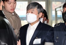 '국회 계엄 미보고' 조태용 전 국정원장 징역 1년6월…공소사실 대부분 무죄
