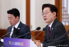[속보]李대통령 "국가폭력 미화·피해자 조롱…'독버섯' 반드시 뿌리 뽑아야"