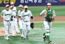 [포토] 김건희 '빨리 감독님께 가고 싶어'