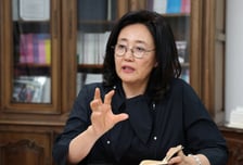 [인터뷰]한국여성의정 대표 취임 박영선 "생존갈등이 젠더갈등 돼...청년 기회 늘려줘야"