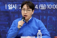 하정우 "저는 노무현세대…盧의 꿈, 부산에서 이어갈 것"