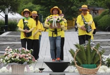 [속보]이재명 대통령 "대통령님의 부재 여전히 익숙해 지지 않아"