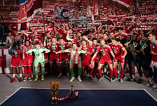 '드디어' 김민재 해냈다, 커리어 최초 '더블' 쾌거... 뮌헨 DFB 포칼 우승 '케인 해트트릭'