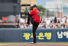 날려도 날려도 '또' 던졌다! KIA 정해영 혼신의 24구, 'KBO 최연소 150SV' 그래서 더 값졌다