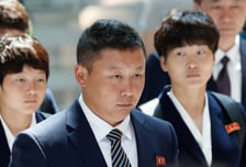 여권 입국부터 호칭 불만까지…7박8일 간 '두 국가' 확인한 北 축구단