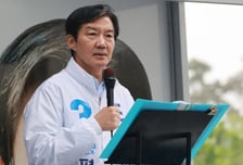 조국 "김용남 대부업체 의혹, 선거 악영향…민주 진영의 동력 낮춰"