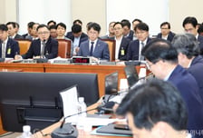 국회서 서울시장 대리전 "GTX 철근 어쨌나" vs "행안위를 왜 지금?"
