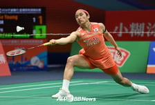 '단 28분' 세계 최강 안세영 또 압도적 경기력, '韓 대표팀 선배' 심유진 격파... 여유롭게 16강 진출