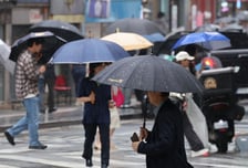 [오늘 날씨] 출근길 우산 챙기세요…남해안·제주 강한 비 집중