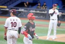 [한번에쓱]안우진 상대로 큼지막한 타구  '아...그게 잡히나?' 박재현