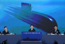 "한국형 핵잠 1번함, 2030년대 중반 진수"