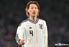 월드컵 명단 발표 때 '꿀잠 자다니' 日 수비수 "떨어지면 말고" 역대급 멘탈... "발탁도 축하 문자 보고 알았다"