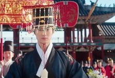 '21세기 대군부인', MBC 효자에서 불효자로 전락…폐기될까 [IZE 진단]