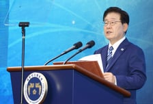 [속보]李 대통령 "부산에 본격적인 해양수산부 시대 활짝 열어 젖힐 것"