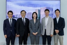 "로봇들 빌딩 밖으로 나온다" 국토부 장관, 네이버에서 '규제 혁신' 약속