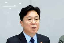 노동장관 "대기업 초과이익, 사회적분배 논의"