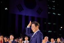 '라이브 국정' 李대통령 취임 1년…'ACE 리더십' 빛났다