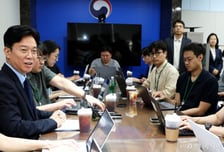'반도체는 공공재'…노동장관이 삼성 초과이윤 배분을 꺼낸 이유는