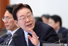 [속보]李대통령 "'왜 시장서 밥 먹냐' 주장…원래 시장서 밥 먹는 것 좋아하니 이해바라"