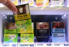 "전자담배는 덜 위험하겠지"...담배 포장지 '혐오 그림' 엉뚱한 부작용